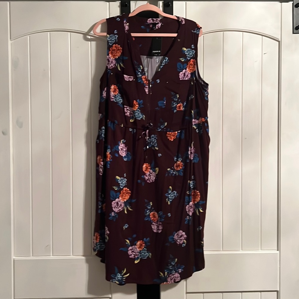 New with tags.  Never been warn.  Cleaning out my closet.  Smoke free home.